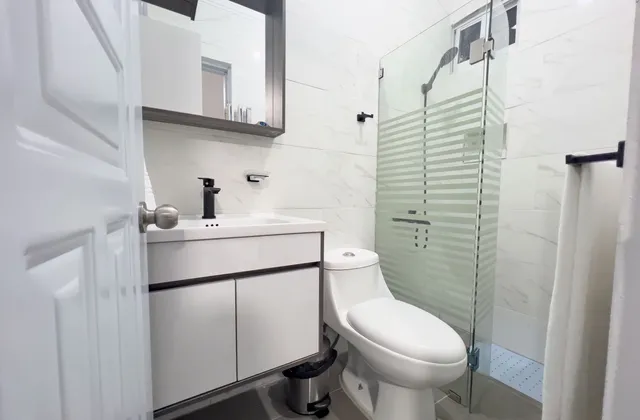 Hotel Mi Casa Pedernales Room Bathroom